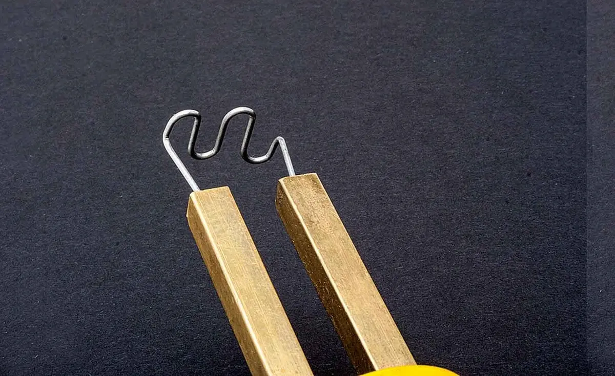 Eastwood Hot Stapler Stainless Staples - 0.8 Mm - Wave (Set Of 100) 1